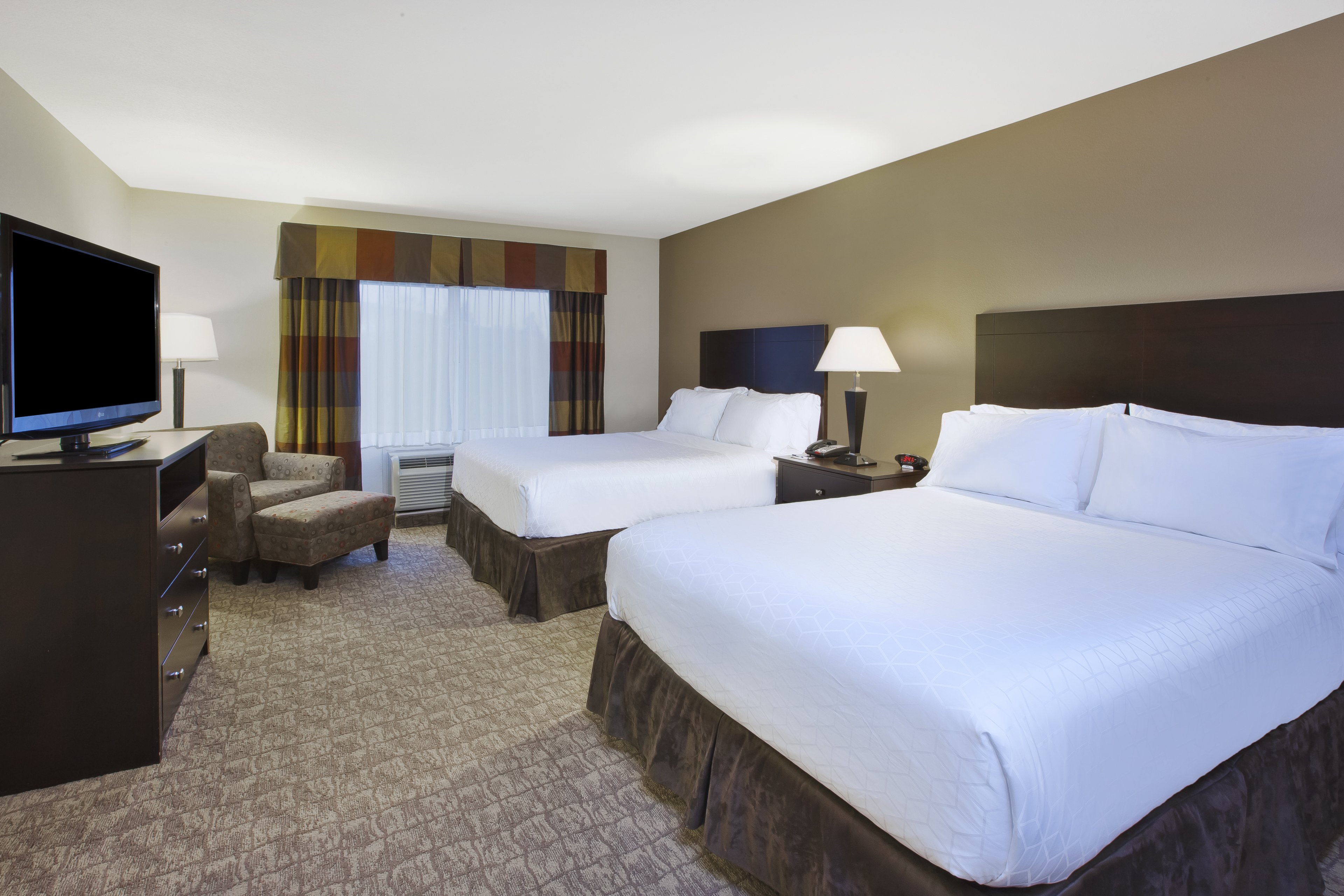 holiday inn express and suites wheeling by ihg