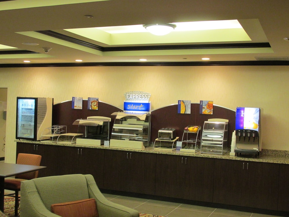 holiday inn express and suites wheeling by ihg