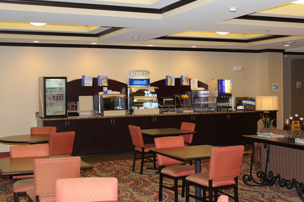 holiday inn express and suites wheeling by ihg