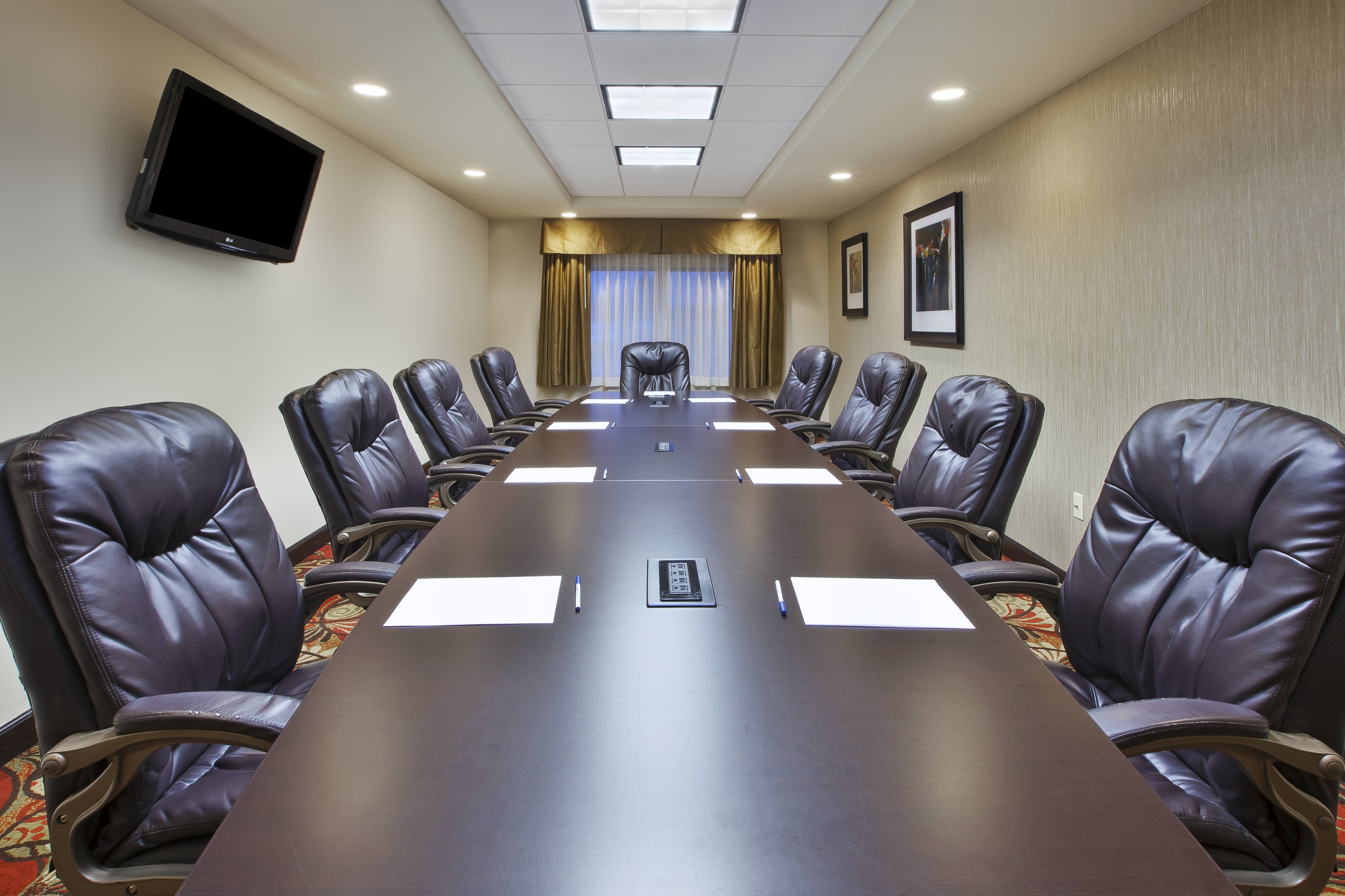 holiday inn express and suites wheeling by ihg