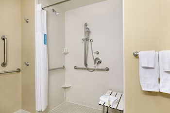 hampton inn and suites charles town