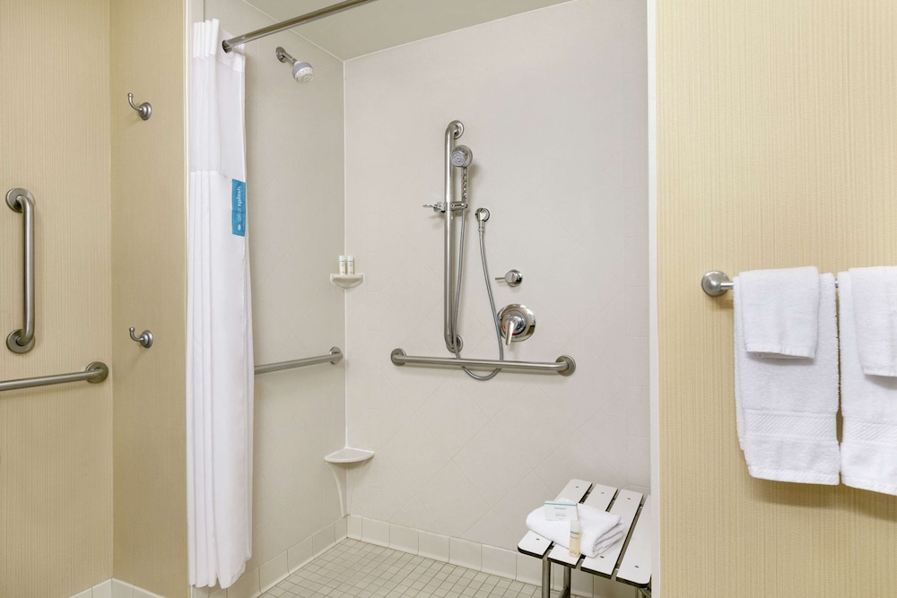 hampton inn and suites charles town