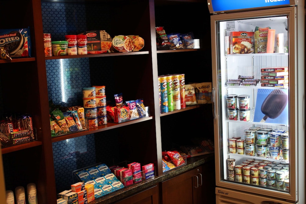 hampton inn and suites charles town