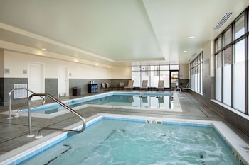 hampton inn and suites charles town