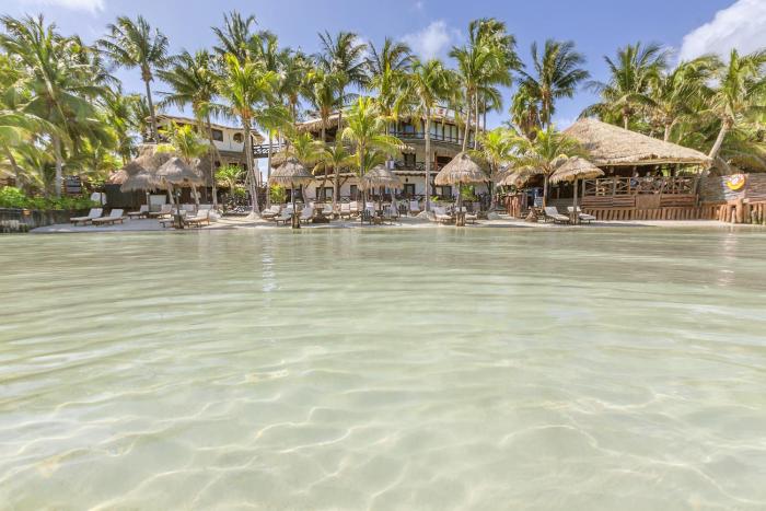 beachfront hotel la palapa adults only