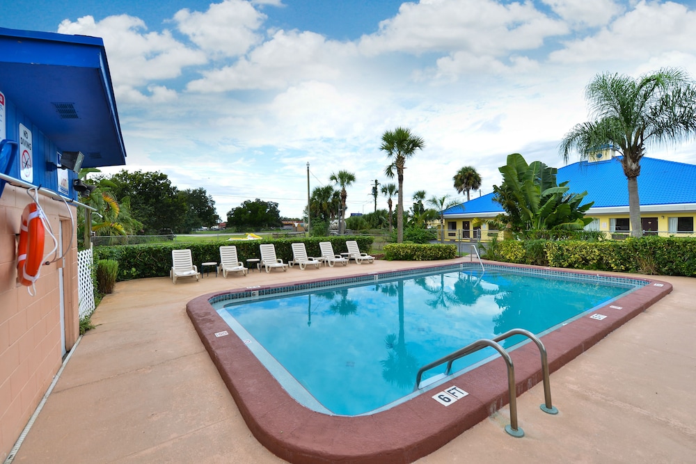 budget inn okeechobee