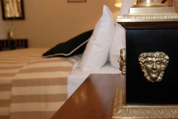 arc de triomphe by citybookings