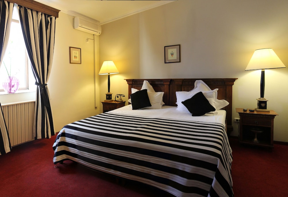 arc de triomphe by citybookings