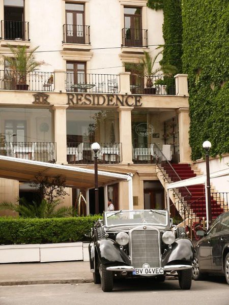 arc de triomphe by citybookings