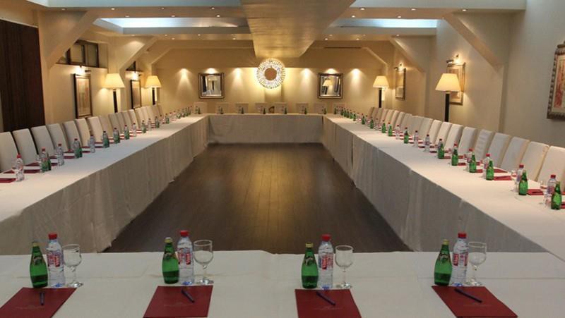 arc de triomphe by citybookings