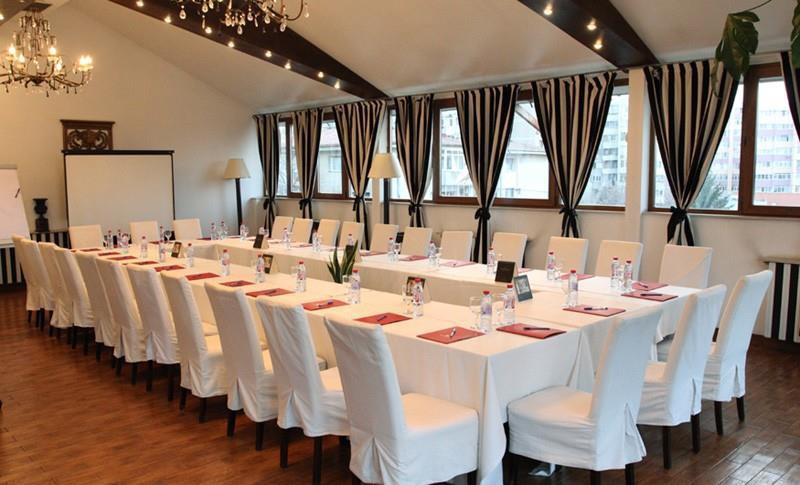 arc de triomphe by citybookings