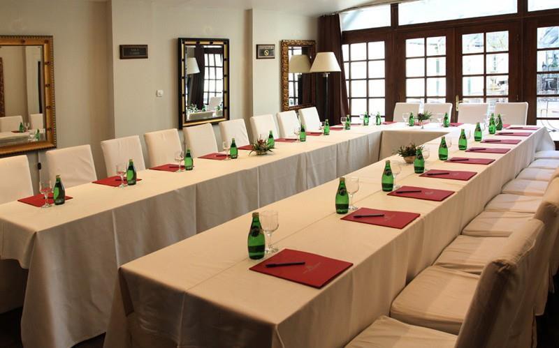 arc de triomphe by citybookings