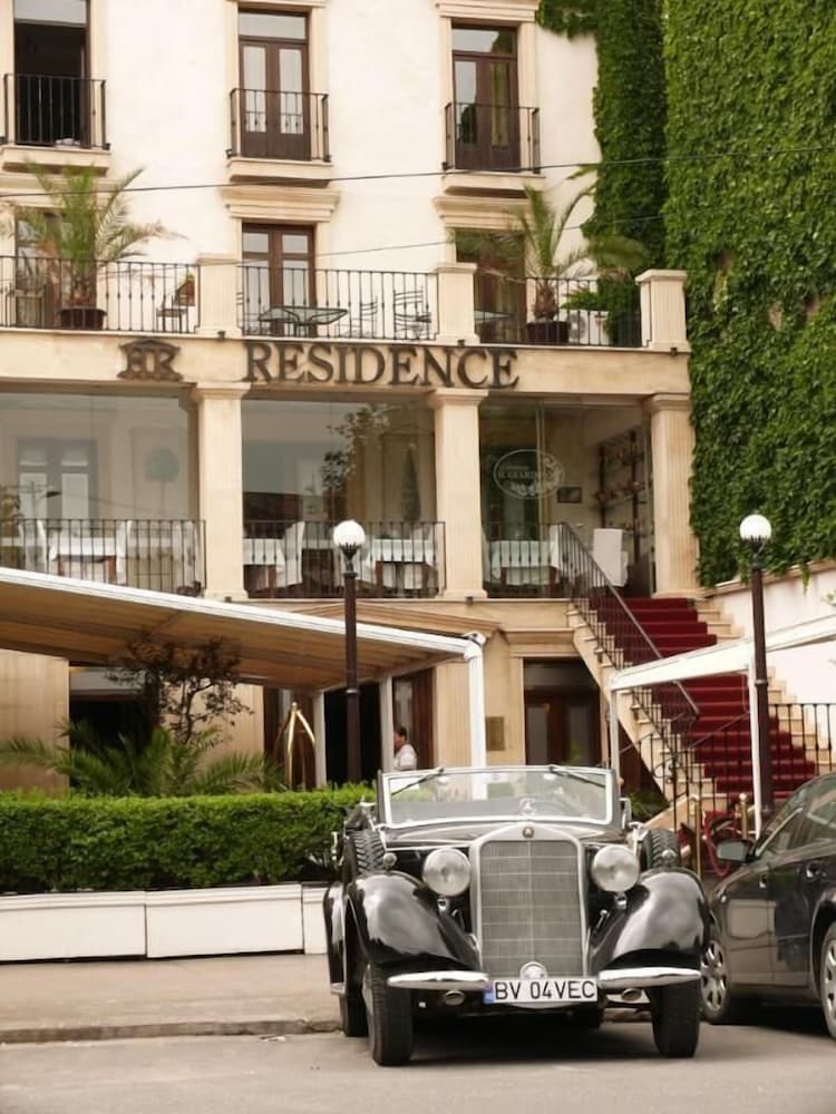 arc de triomphe by citybookings