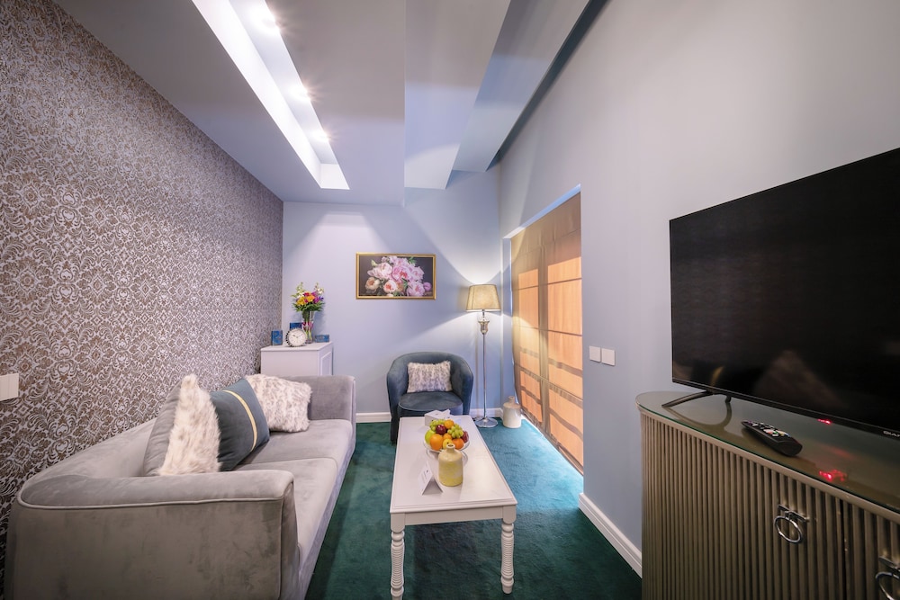 phoenicia comfort hotel