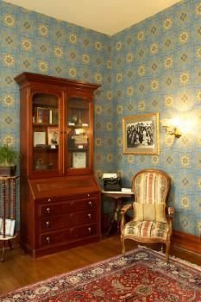Vrooman Mansion B&B,Mclean>>Bloomington,3 star