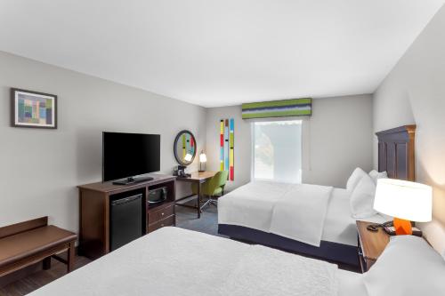 hampton inn huntington university area