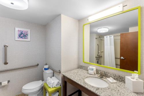hampton inn huntington university area