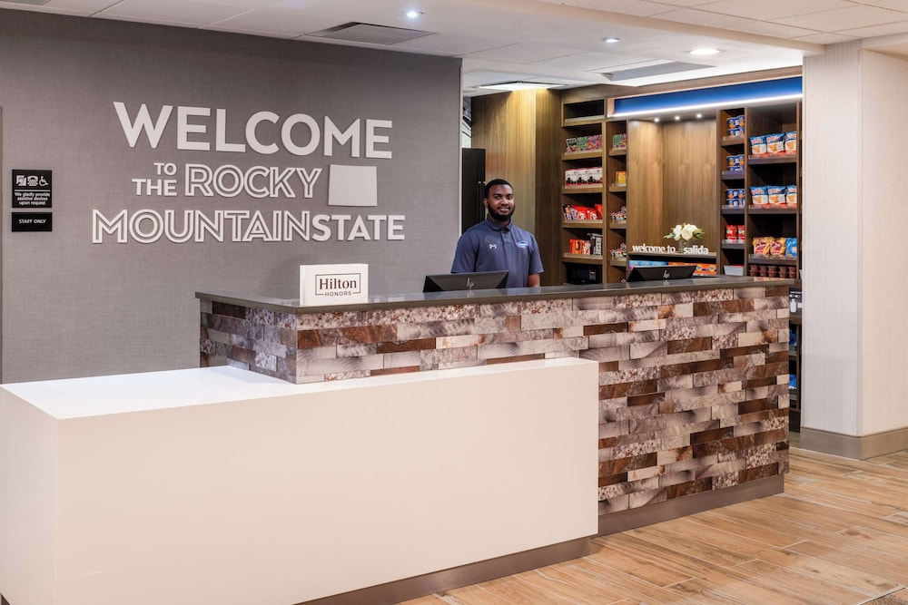 hampton inn and suites salida