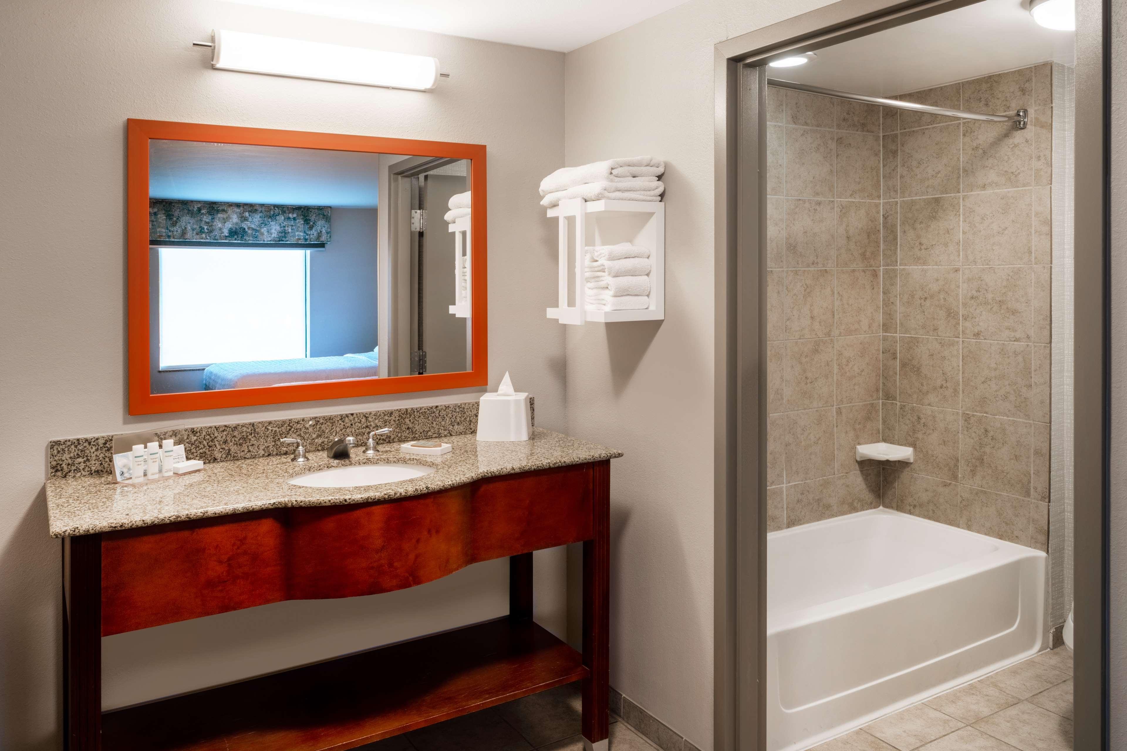 hampton inn and suites salida
