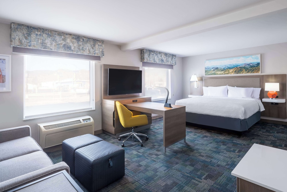 hampton inn and suites salida