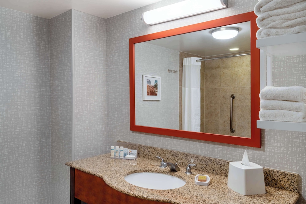 hampton inn and suites salida