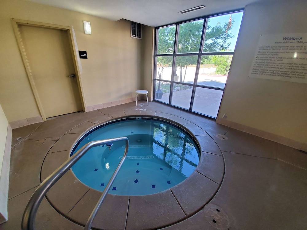 hampton inn and suites salida