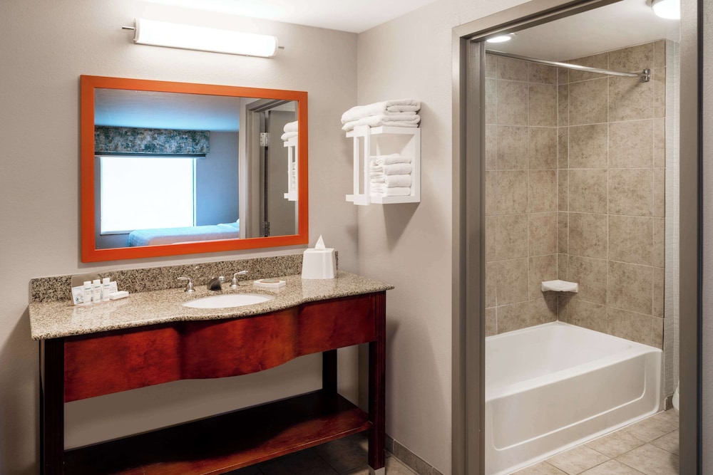 hampton inn and suites salida