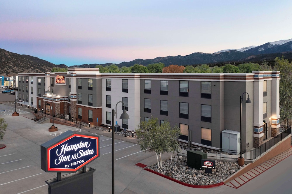 hampton inn and suites salida