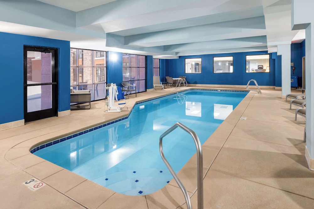 hampton inn and suites salida