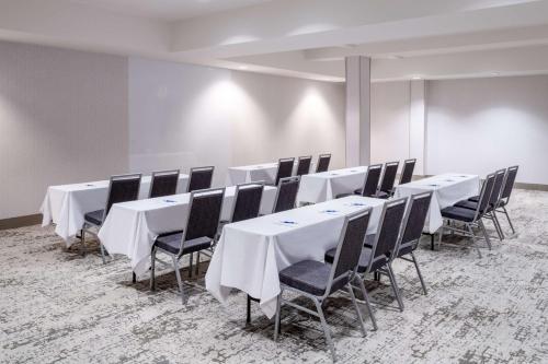 hampton inn and suites salida