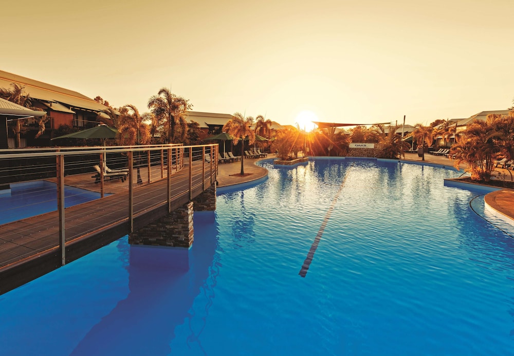 oaks cable beach resort