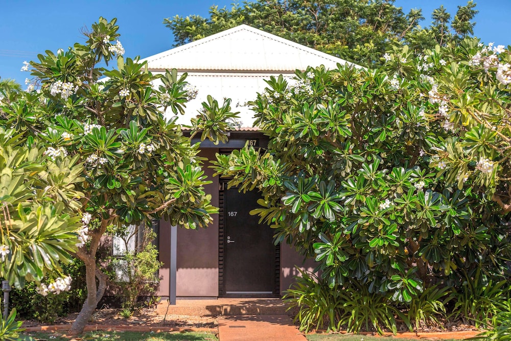 oaks cable beach resort