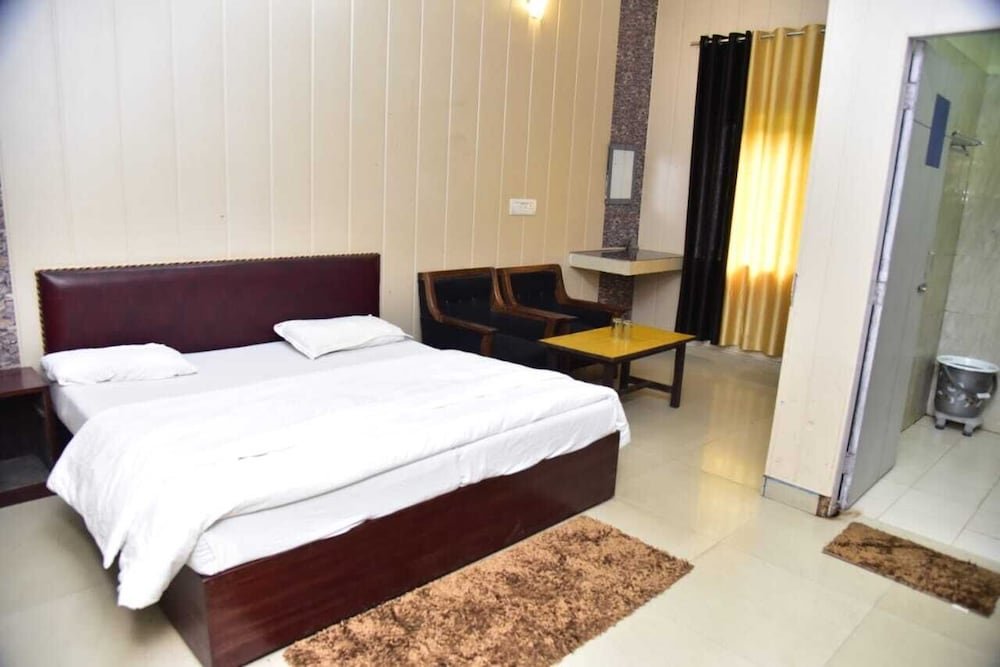Rama Blue Resort And Restaurant,Nainital>>Bhimtal,2 star