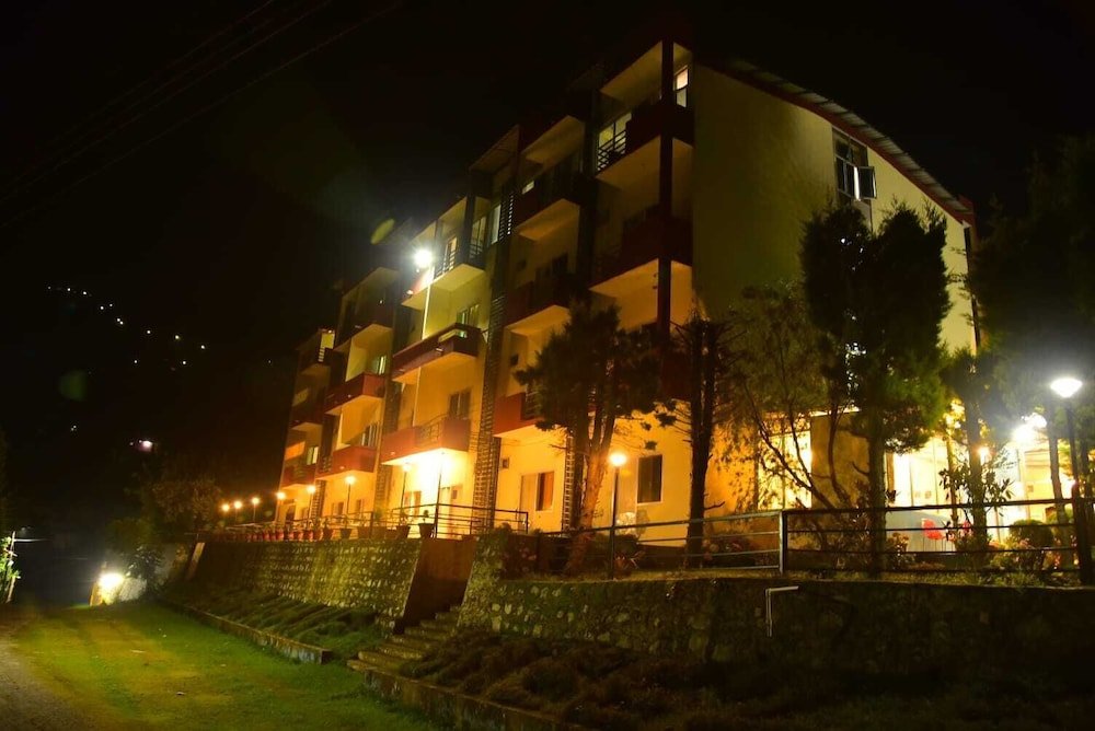 Rama Blue Resort And Restaurant,Nainital>>Bhimtal,2 star