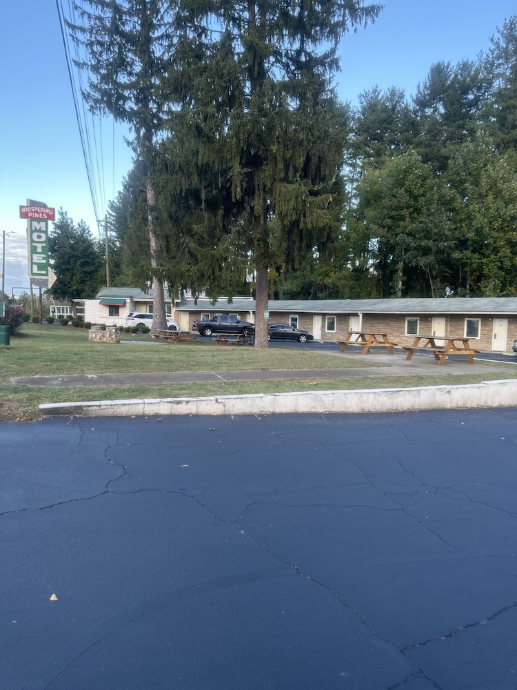 whispering pines motel