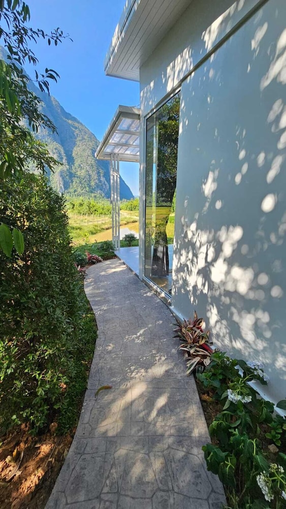 bansuan riverview bungalows