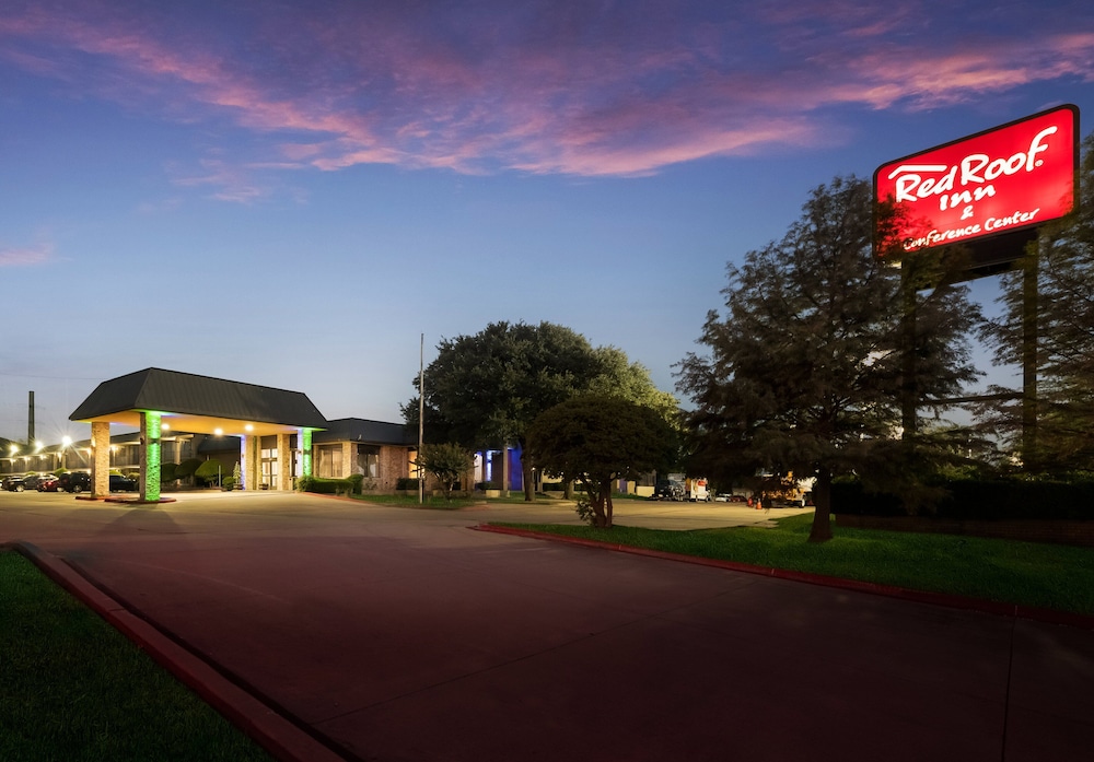 red roof inn and conference center mckinney