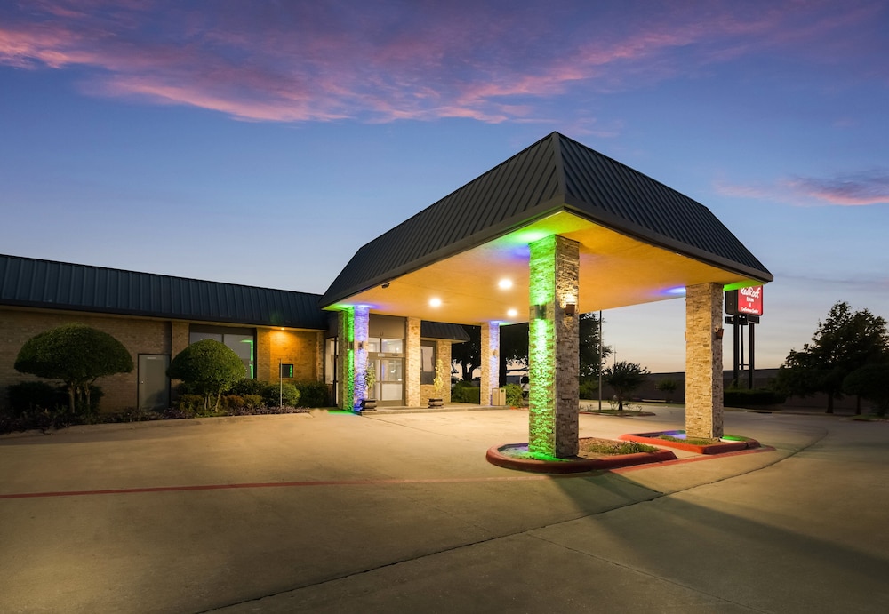 red roof inn and conference center mckinney