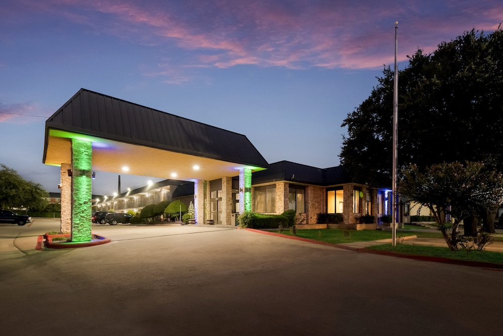 red roof inn and conference center mckinney