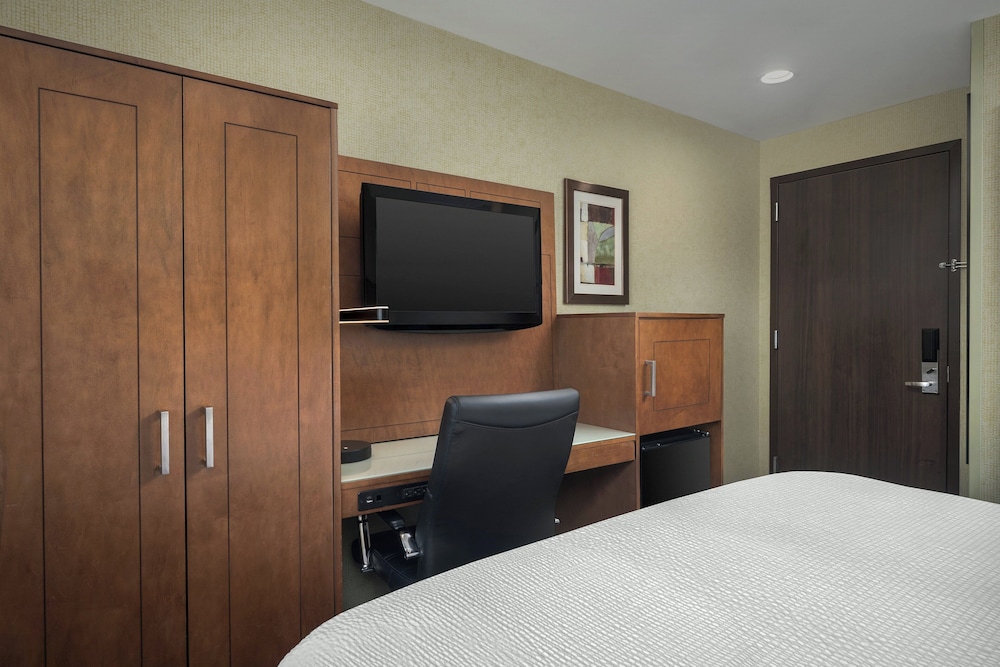 holiday inn express manhattan midtown west