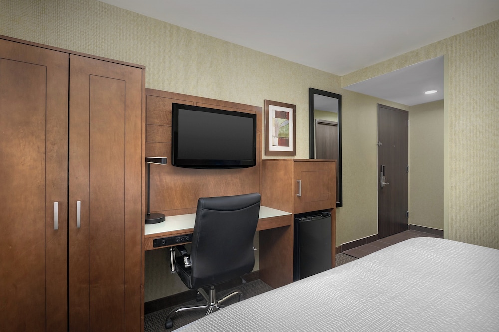 holiday inn express manhattan midtown west
