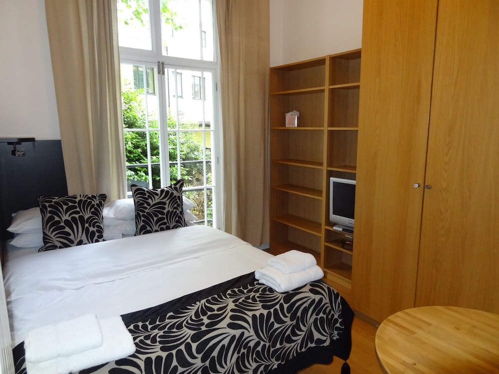 studios 2 let serviced apartments adults only