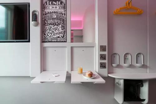 Point A Hotel London Liverpool Street,Liverpool Street>>Greater London,4 star