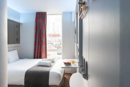 Point A Hotel London Liverpool Street,Liverpool Street>>Greater London,4 star