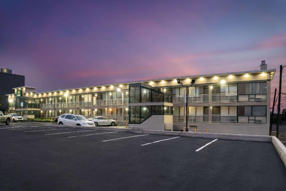 shorecrest motor inn