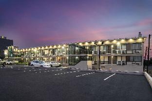 shorecrest motor inn