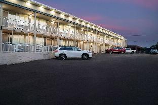 shorecrest motor inn