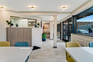 shorecrest motor inn