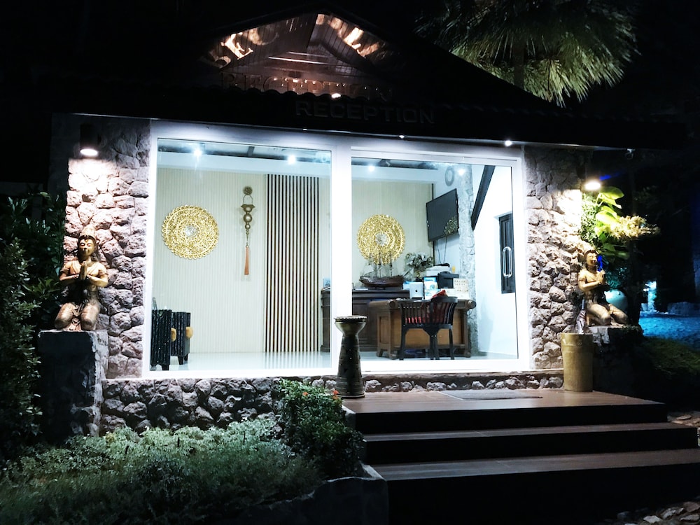 boomerang village resort kata