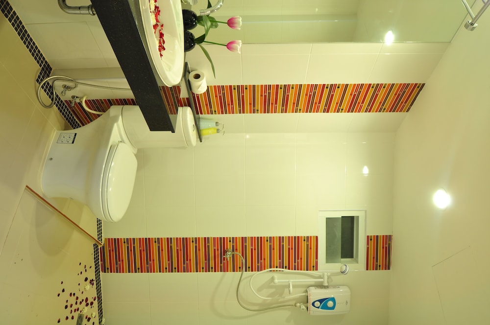 green harbor hotel and service apartment